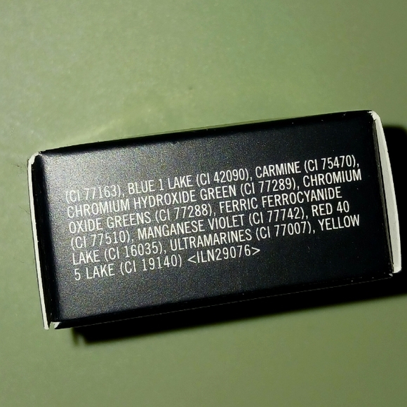 MAC Omega Matte Eyeshadow - Picture 6 of 10